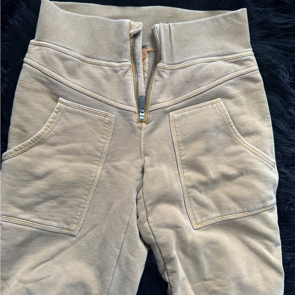 7 For All Mankind Tan Fashionable Cozy Joggers